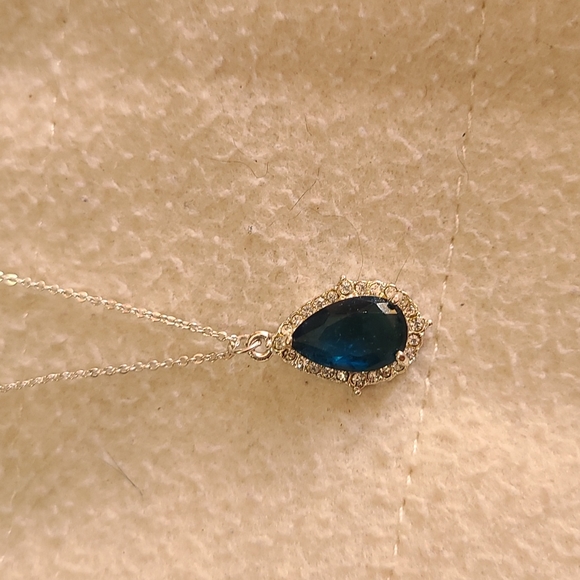 Charming Charlie RSVP blue and silver necklace - Picture 2 of 2